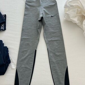 Nike Women's Gray and Black Leggings